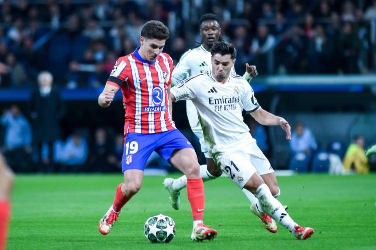 欧冠今夜走向成谜，马德里竞技防线松动，话题不断，年轻球员得到机会的简单介绍